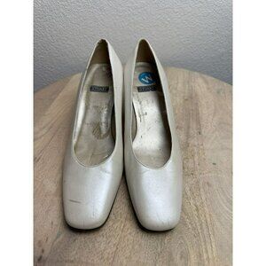 Stuart‎ Weitzman Womens Ivory Leather Heels  Size 36.5/6 C (Wide) Vintage